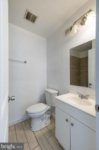 2024 8th St, Philadelphia PA  19122-1304 exterior