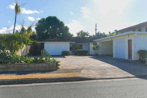 1029 Makaiwa St, Honolulu HI  96816-5403 exterior