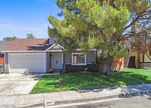 45046 Colleen Dr, Lancaster, CA 93535-2788