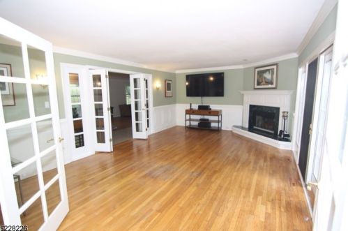 25 Lord William Penn Dr, Morristown, NJ 07960-3217