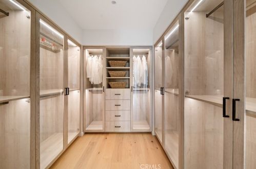 605 12th St, Huntington Beach CA  92648-4035 exterior