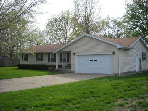217 Cope Dr, Salem, IL 62881-3604