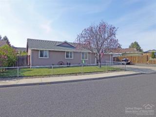 3256 Quartz Pl, Eagle Crest OR  97756-8041 exterior