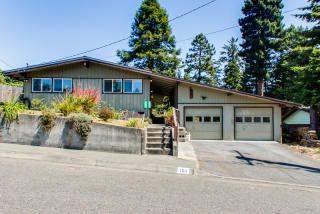 1611 Fern Dr, Eureka, CA 95503-6124