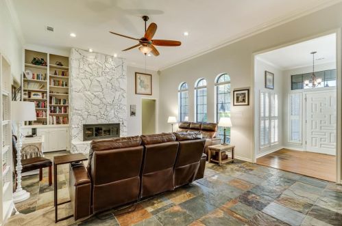 2517 Belmeade Dr, Carrollton TX 75006-2008 exterior