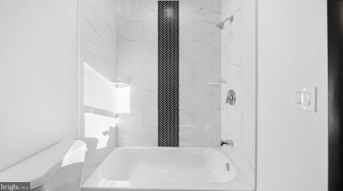 512 4 St, Philadelphia PA 19133-3105 exterior