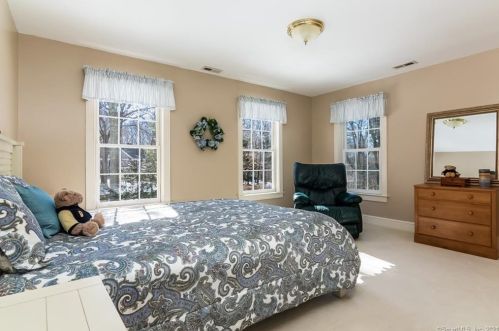 11 Blueberry Hill Reserve, Deep River CT  06419-2330 exterior