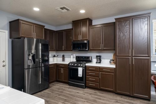 344 Applegate Dr, Valley Home, CA 95361-8285