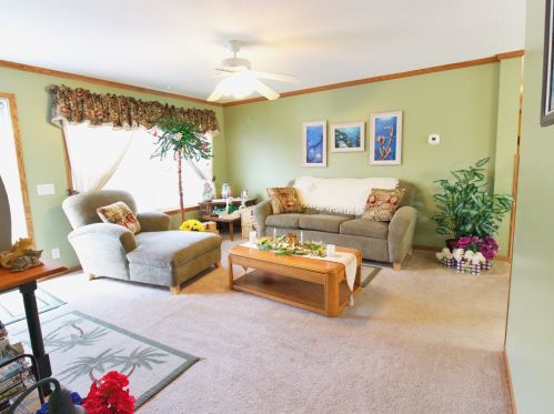 1270 Redbud Rd, Manteno, IL 60950-9391