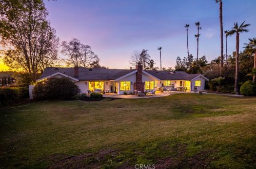1232 Pleiades Dr, Vista CA  92084-6531 exterior