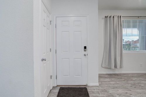 21051 60th Ave, Denver CO  80019 exterior