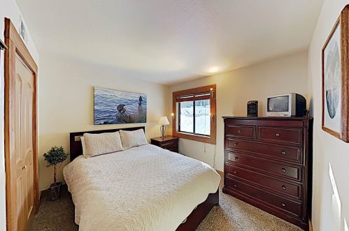 3026 Silver Strike, Truckee CA  96161-4208 exterior