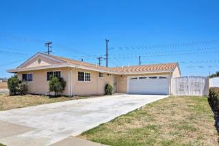 5501 Myra Ave, Cypress, CA 90630-4560