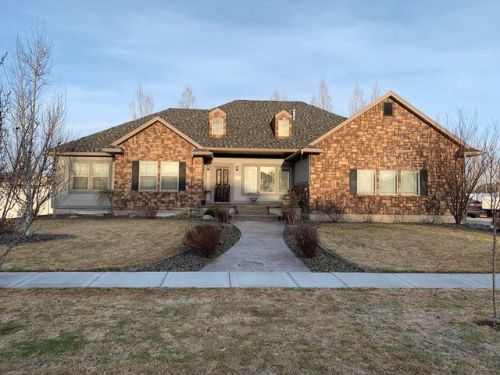 731 Emery Ln, Idaho Falls ID  83401-4669 exterior