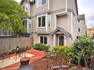 9239 Ashworth Ave, Seattle, WA 98103-3501