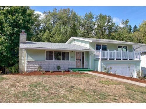 413 Willow Ave, Woodburn, OR 97071-2107
