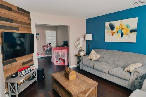 1839 Cambridge Dr, Carpentersville, IL 60110-3129