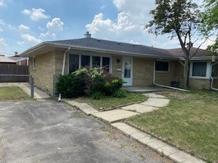 1635 Howard Ave, Des Plaines, IL 60018-3023