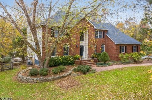 14 Lance Rd, Lebanon, NJ 08833-5005
