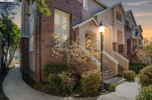 2878 4th St, Livermore, CA 94550-3261