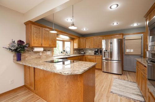 4266 Jasper Dr, Saint Paul MN  55122-2011 exterior