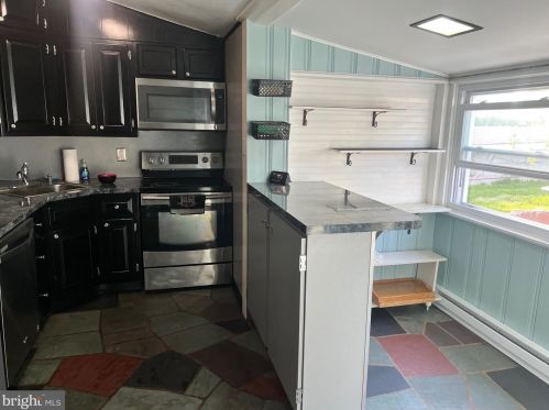 5918 Jackson St, Philadelphia PA  19135-4031 exterior