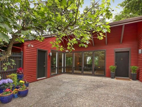 3807 Gordon St, Portland, OR 97210-1280