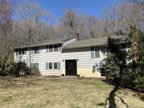 10 Brookhill Ln, Norwalk, CT 06851-1630