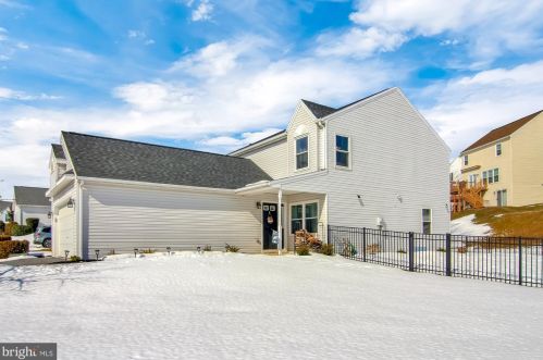 6089 Rockland Dr, Harrisburg, PA 17112-8543