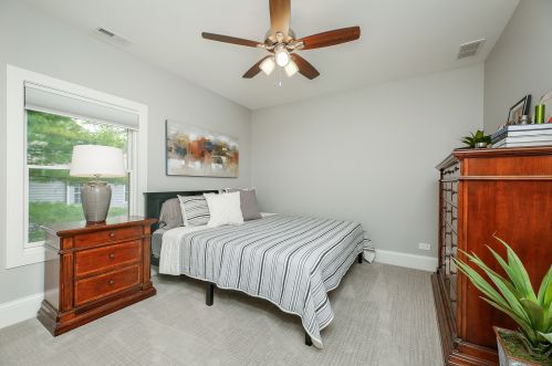 231 Douglas Ave, Naperville IL  60540-4409 exterior