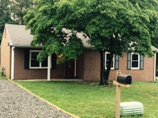 809 Pebble Ct, Richmond, VA 23224-3348