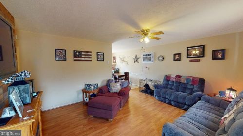 71 Robin Dr, Ridgeley, WV 26753-9567