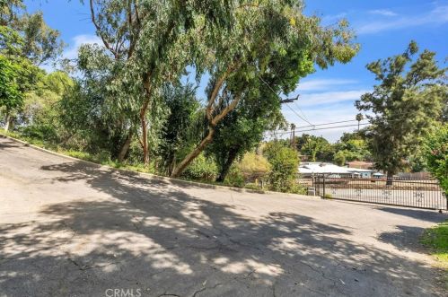 3470 Circle Rd, San Bernardino, CA 92405-2047