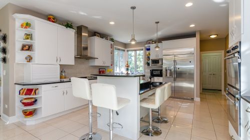 6919 Fieldstone Dr, Willowbrook IL  60527-5295 exterior