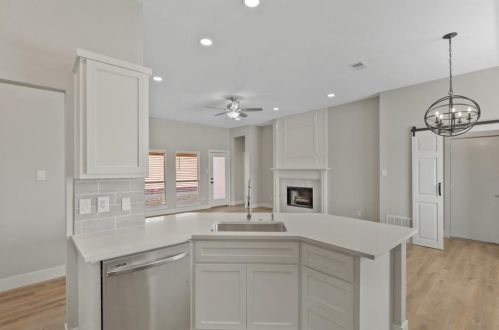 3100 Delaford Dr, Carrollton TX 75007-3030 exterior