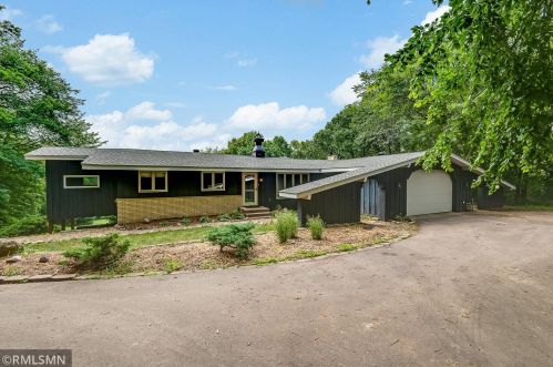 2106 Douglynn Ln, Saint Paul, MN 55119-5625