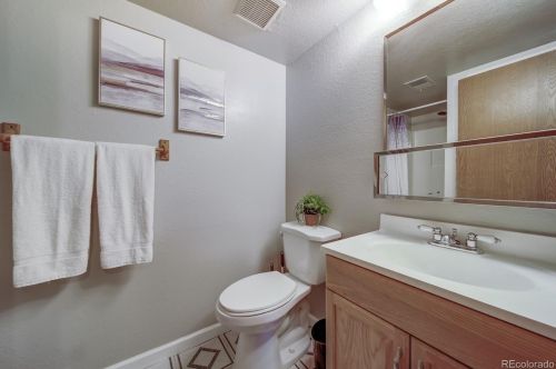 21591 Aberdeen Dr, Aurora CO  80015-3531 exterior