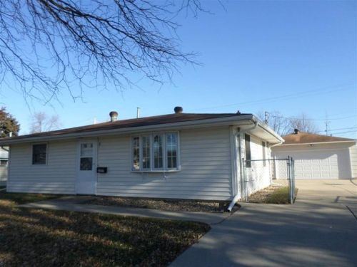 2409 10th St, Silvis, IL 61282-2818