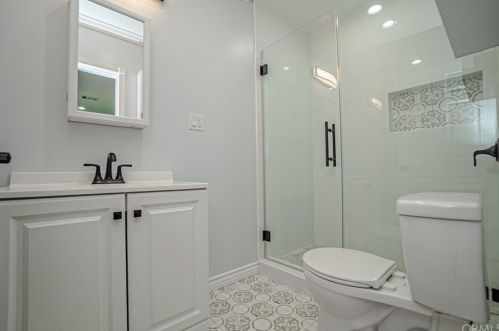 511 Allen Ave, Glendale CA  91201-2505 exterior