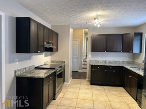 4515 Green Cup Ln, Atlanta GA  30331-7256 exterior