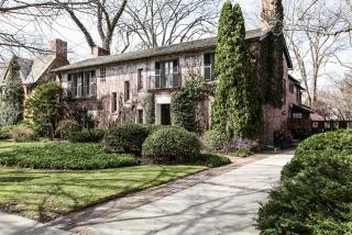 2738 Euclid Park Pl, Evanston, IL 60201-1704