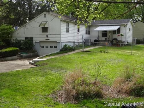 37 Circle Dr, Springfield, IL 62703-4864