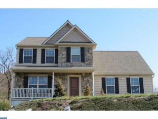 5 Garland Ln, Ephrata, PA 17522-9805