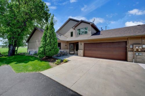 14255 Fairway Ln, Becker, MN 55308-8806