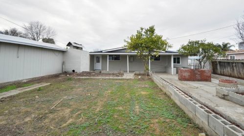 842 Vermont Ave, Los Banos CA 93635-3316 exterior