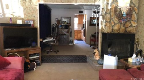 6225 Mayfield Ave, Glendale, CA 91214-2372