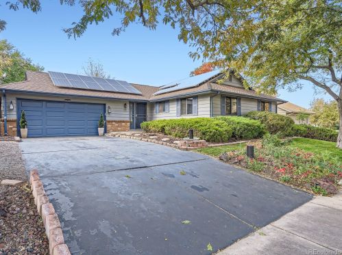 2281 Oswego St, Denver, CO 80010-1627