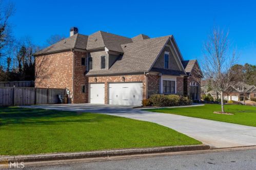 2165 Bryant Pointe Dr, Marietta, GA 30066-4697