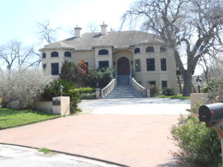 60 Hampton Dr, Seguin TX  78155-6511 exterior