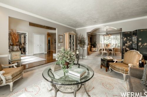 6 Mistywood Ln, Sandy UT 84092-4850 exterior